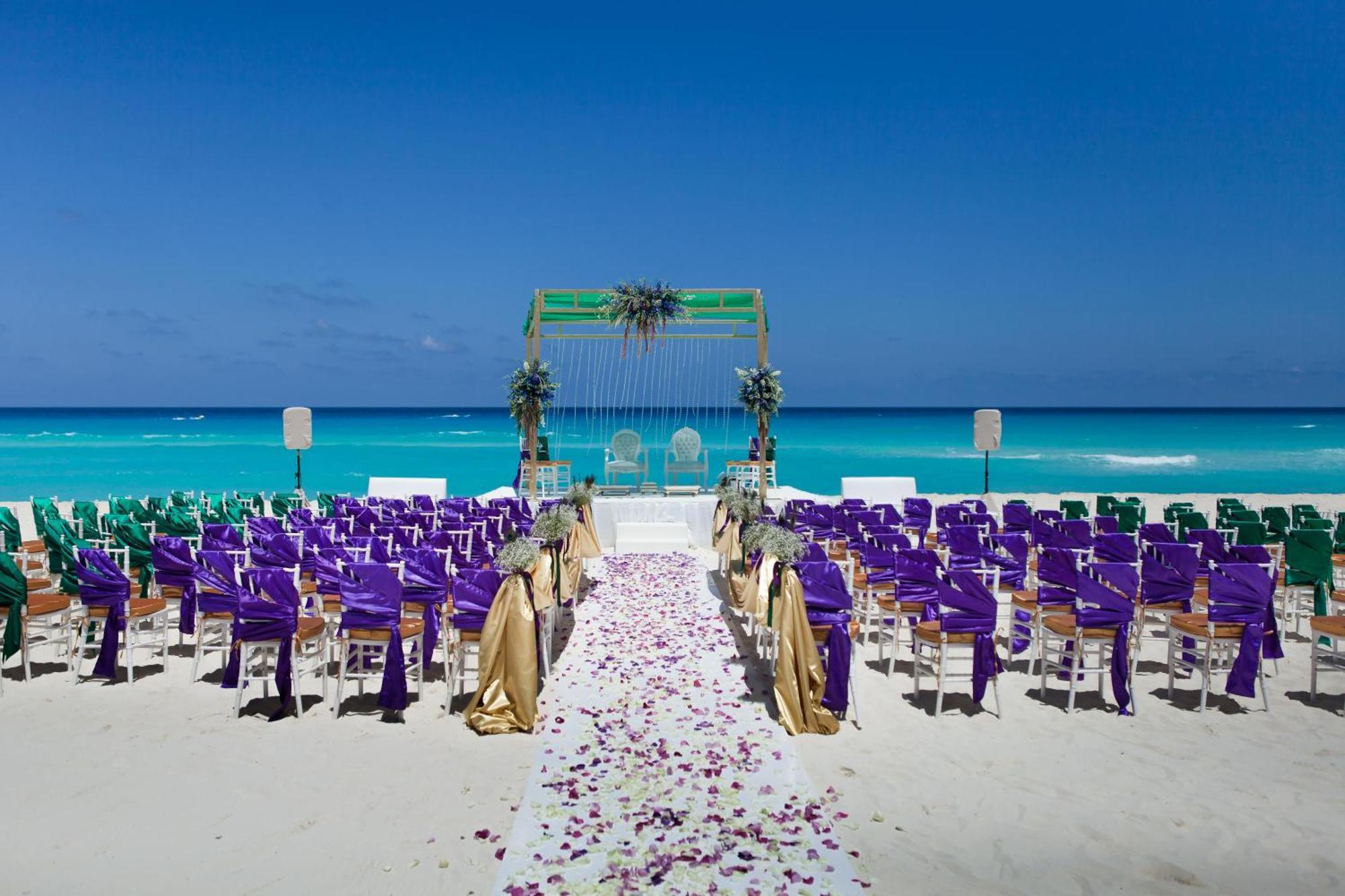 The Pyramid Cancun By Oasis Eksteriør bilde Beach wedding
