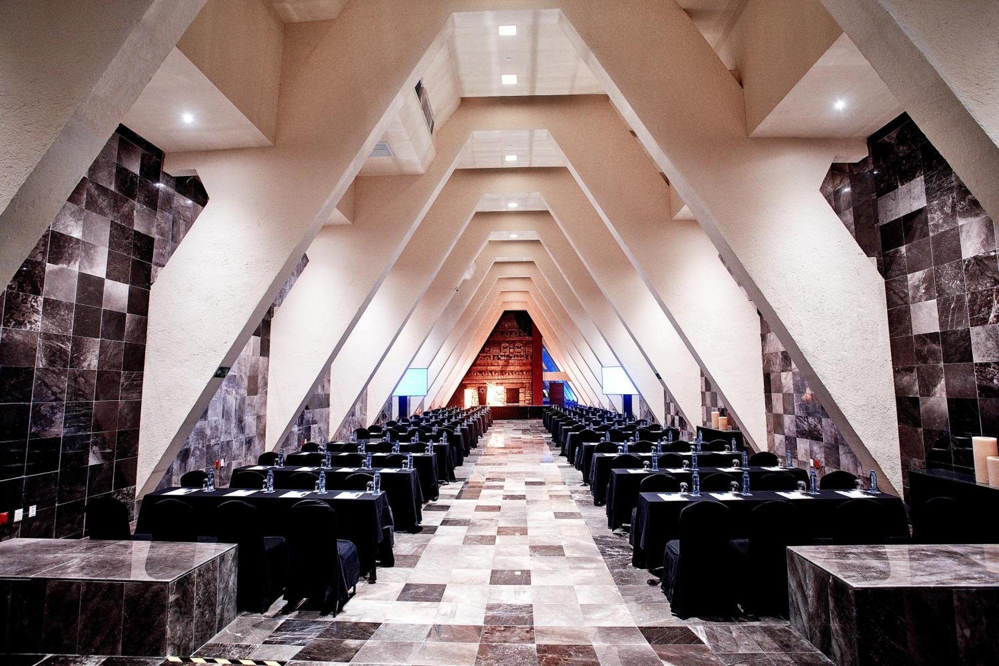 The Pyramid Cancun By Oasis Eksteriør bilde The Chamber of the National Assembly