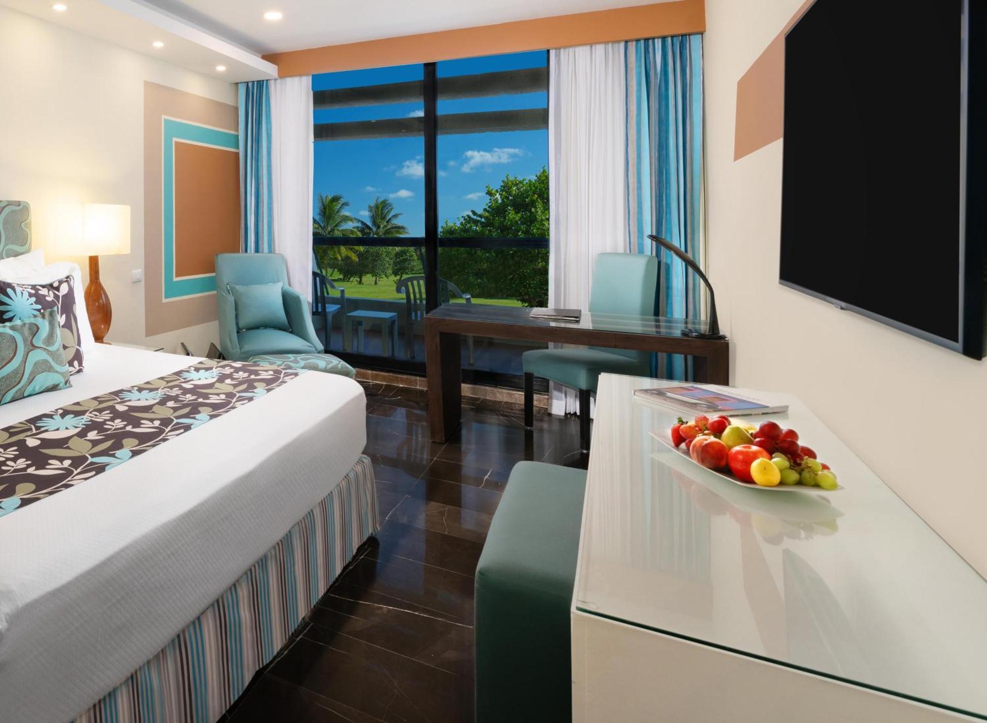 The Pyramid Cancun By Oasis Eksteriør bilde A room at the Hard Rock Hotel