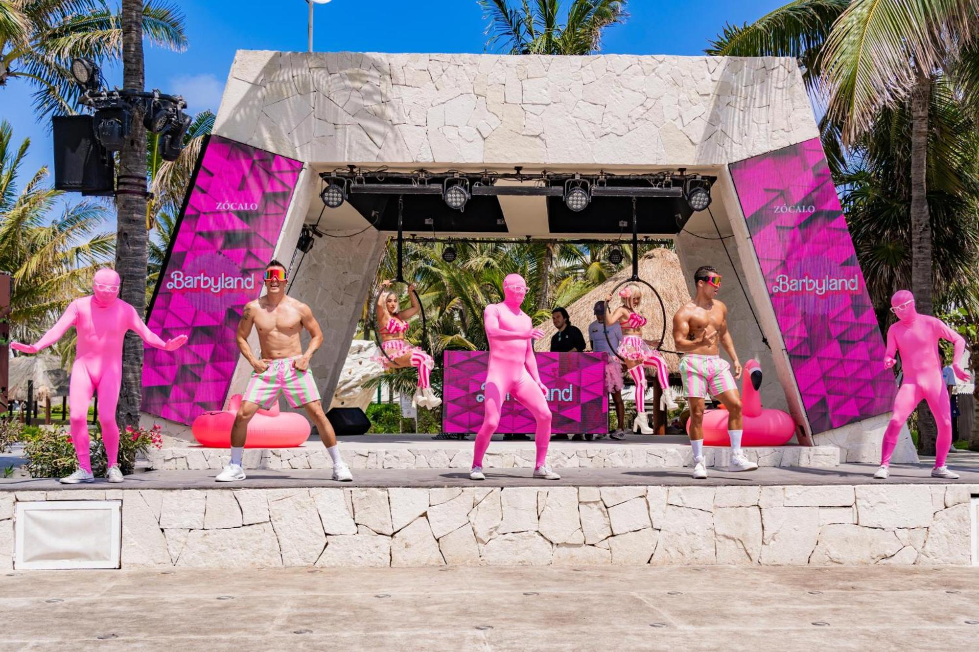 The Pyramid Cancun By Oasis Eksteriør bilde The stage at the Grand Opening of Bodyland